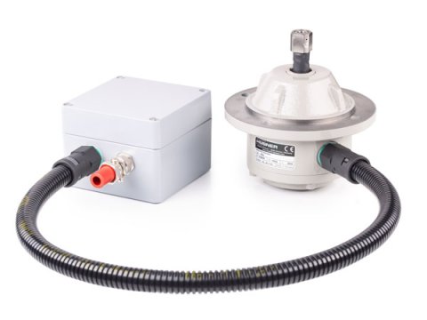 Sensor with inductive or magnetic scanning