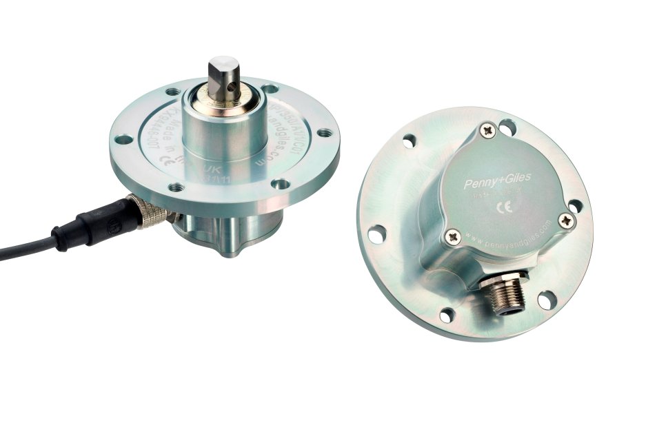 Rotation sensor with redundant output signal